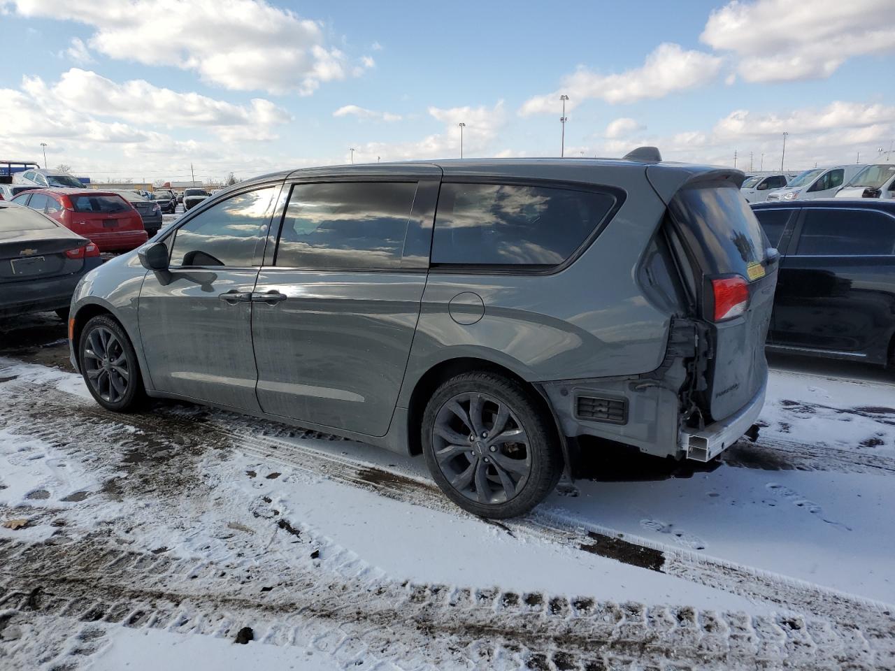 2020 Chrysler Pacifica - Image 2