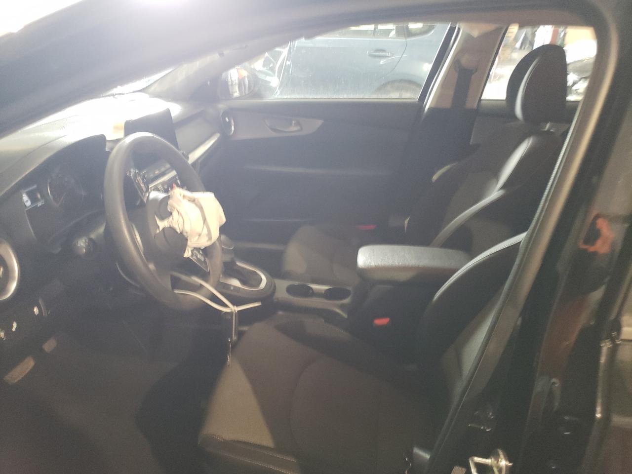 2022 Kia Forte - Image 7