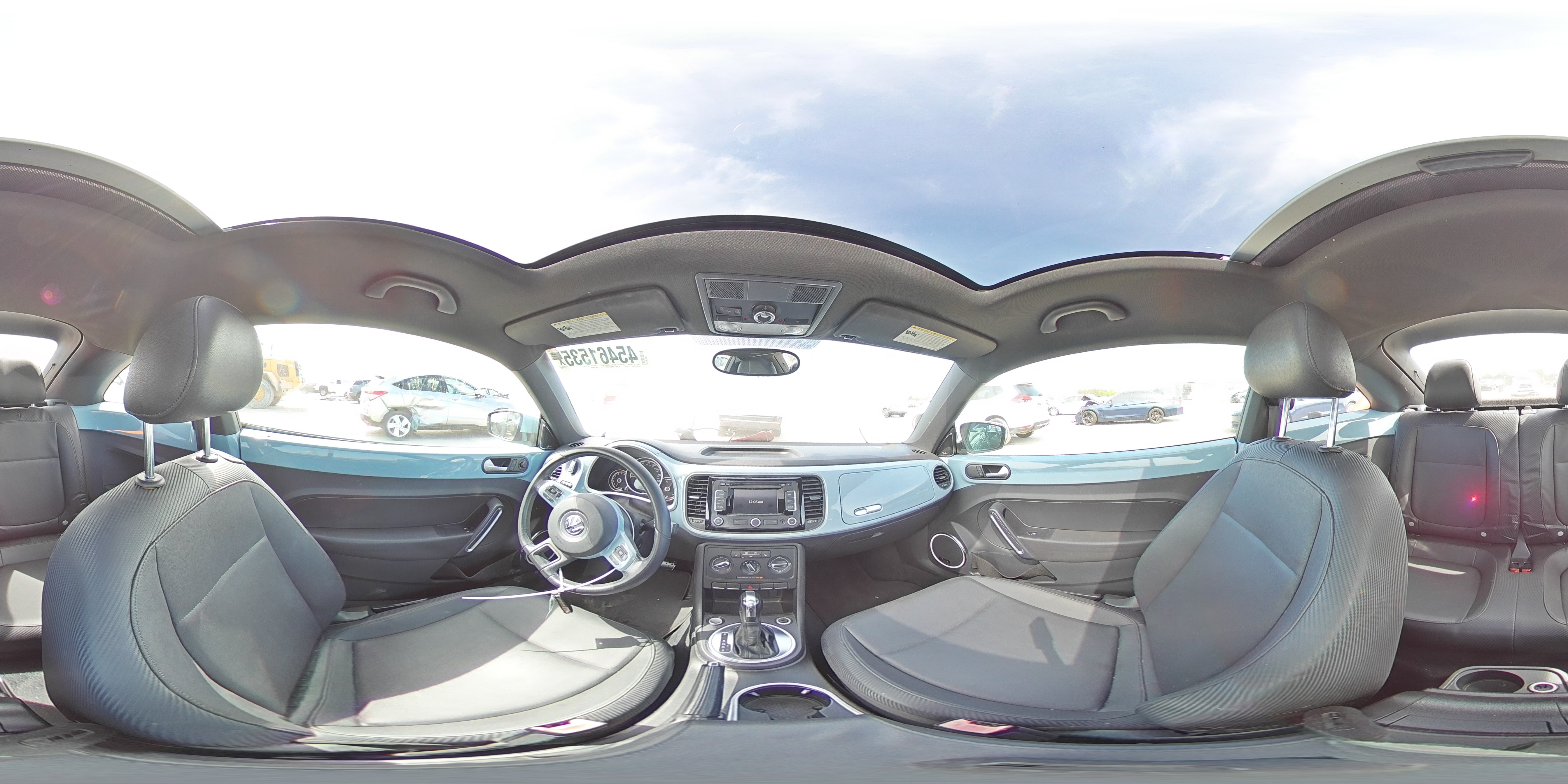 2013 Volkswagen Beetle - Image 13