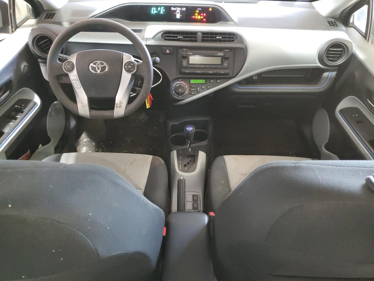 2012 Toyota Prius - Image 8