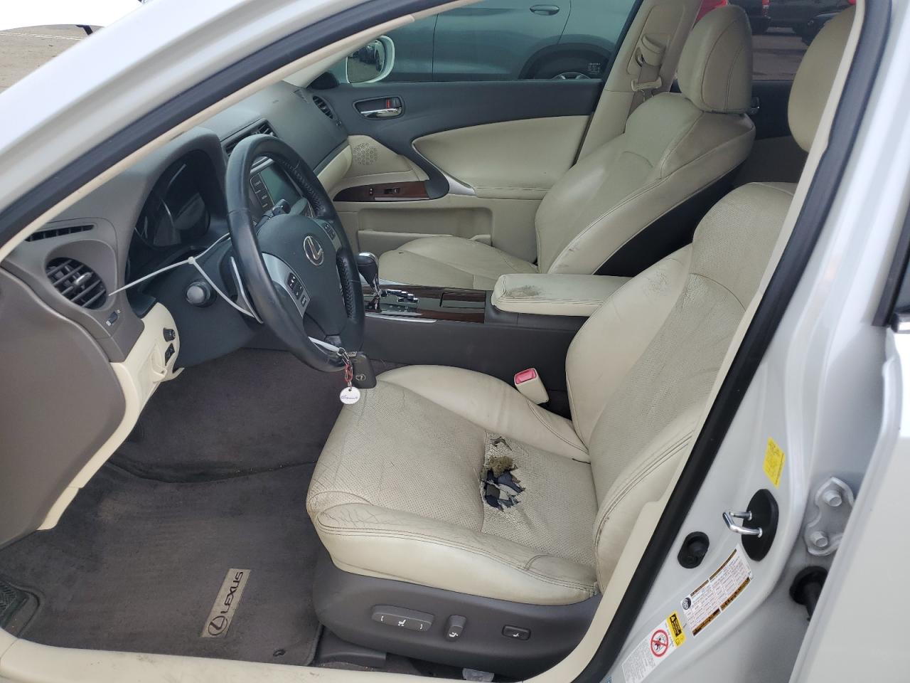 2011 Lexus IS - Image 7
