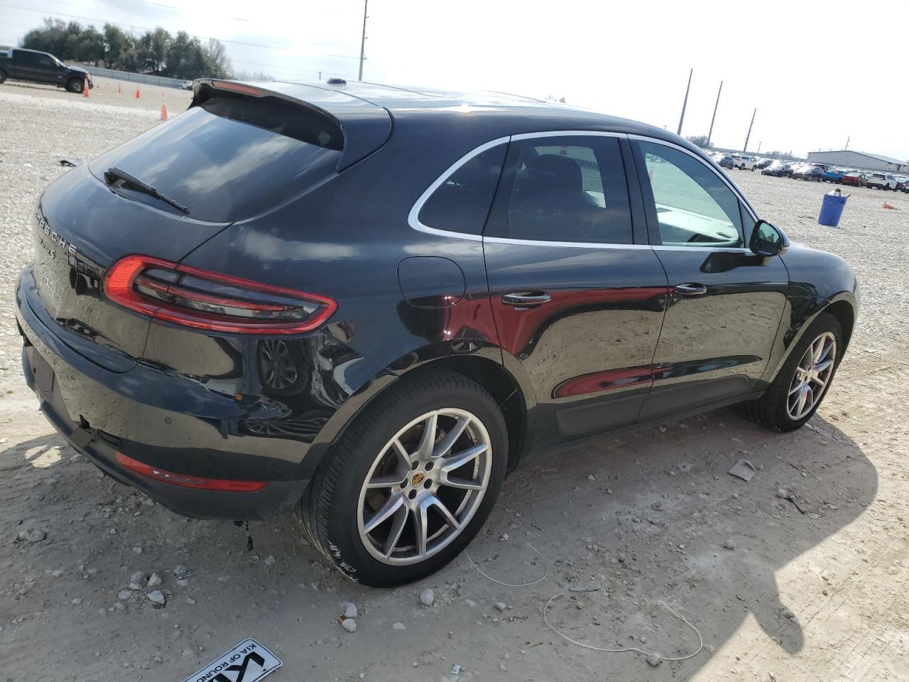2015 Porsche Macan - Image 3