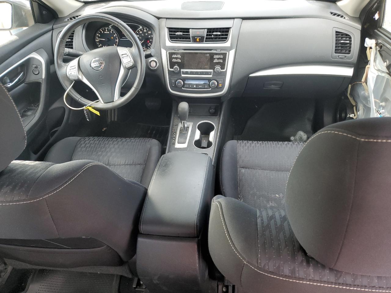 2017 Nissan Altima - Image 8