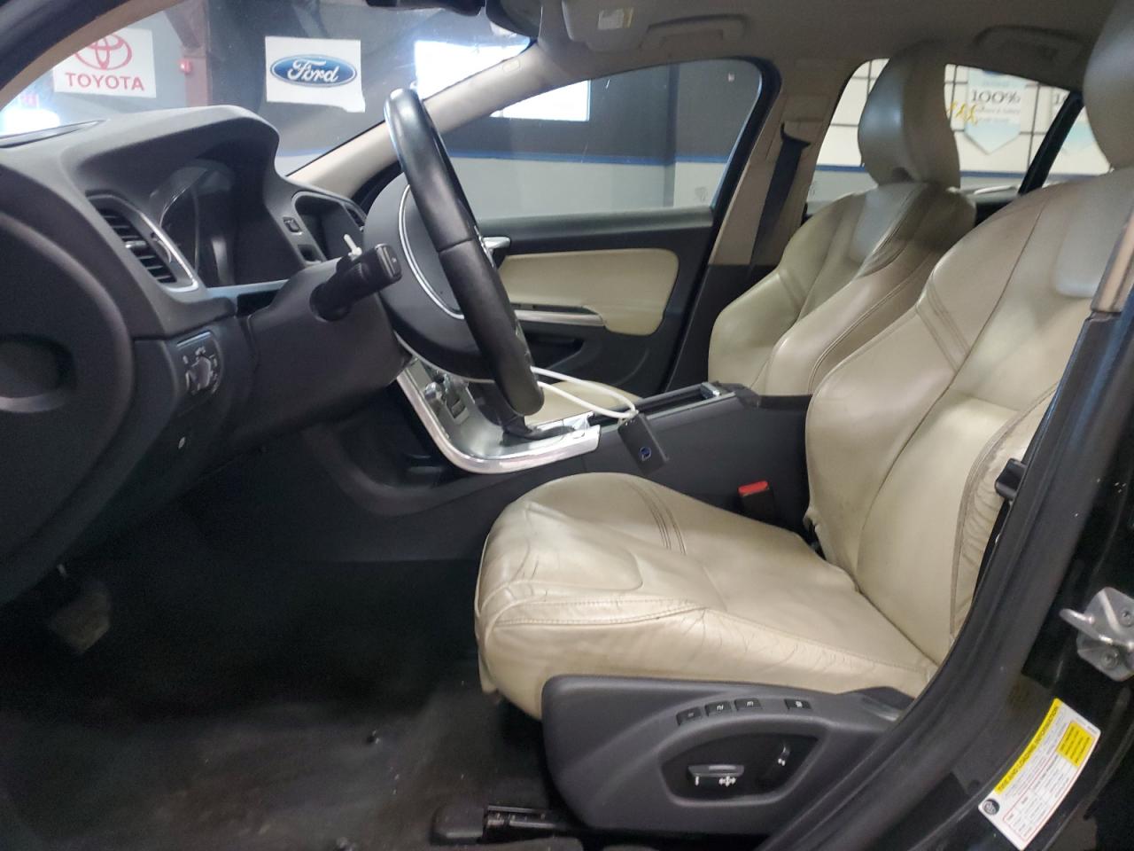 2017 Volvo S60 - Image 7