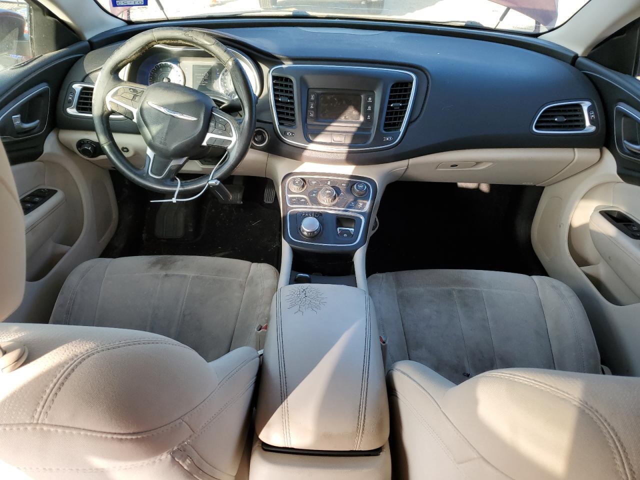 2015 Chrysler 200 - Image 9