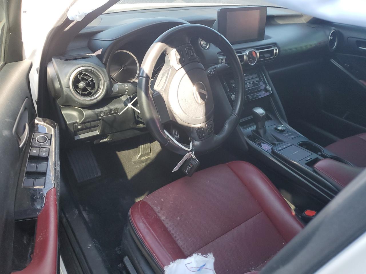 2021 Lexus IS - Image 8