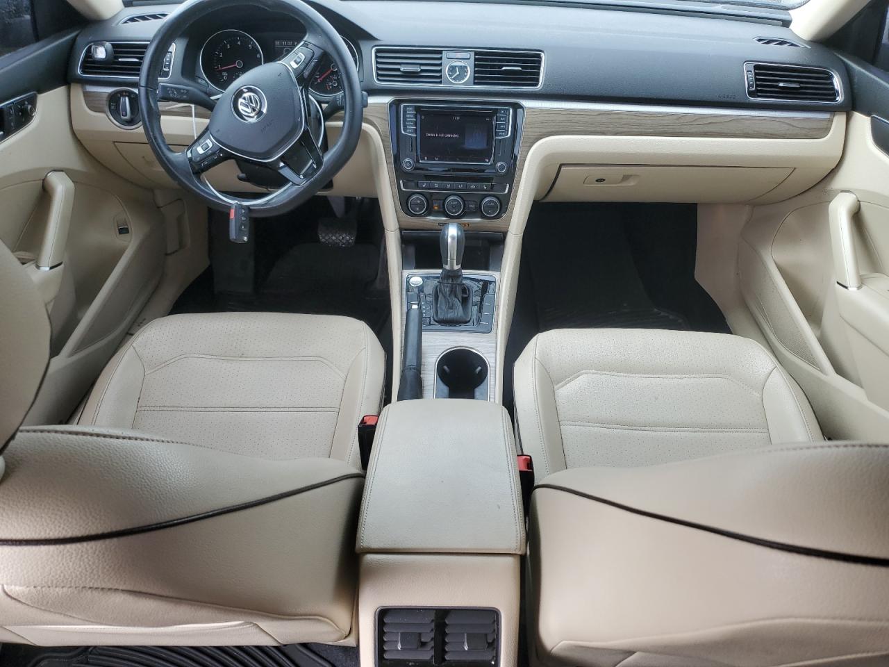 2016 Volkswagen Passat - Image 8