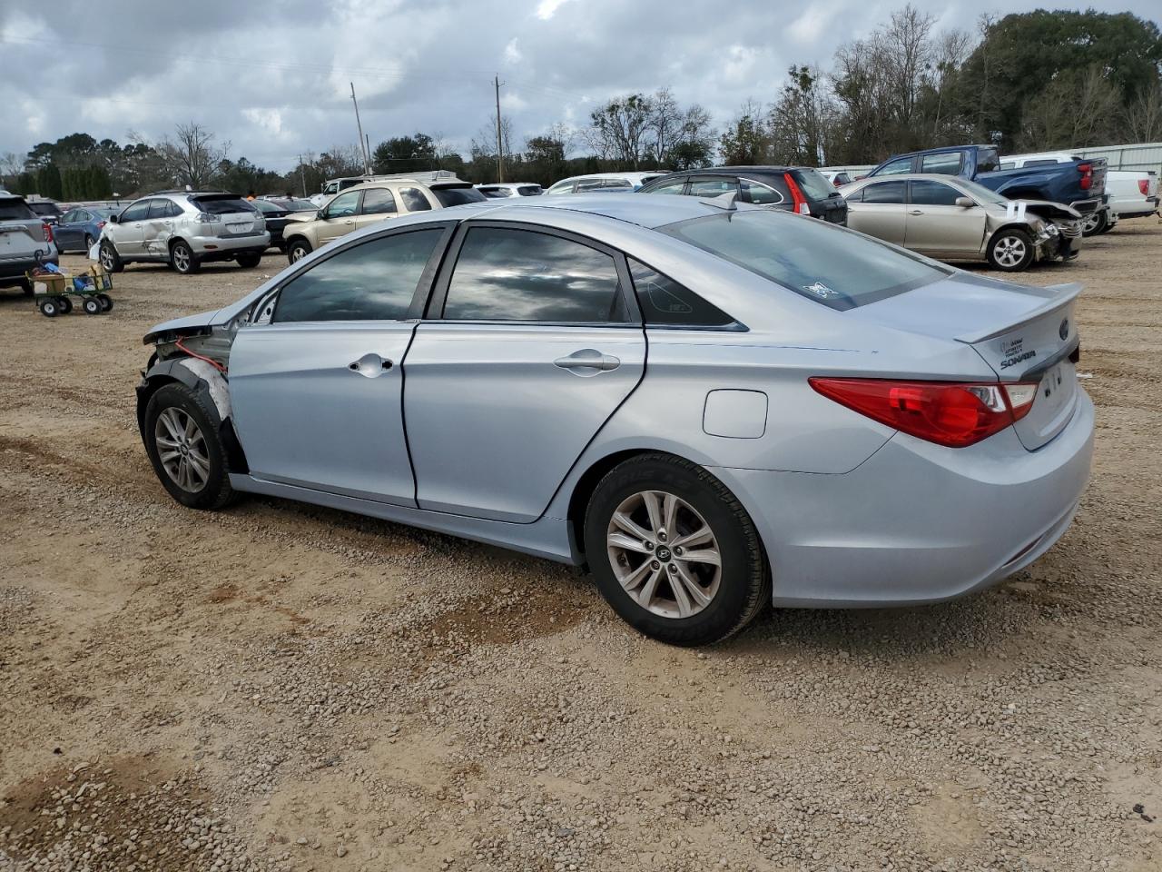 2013 Hyundai Sonata - Image 2