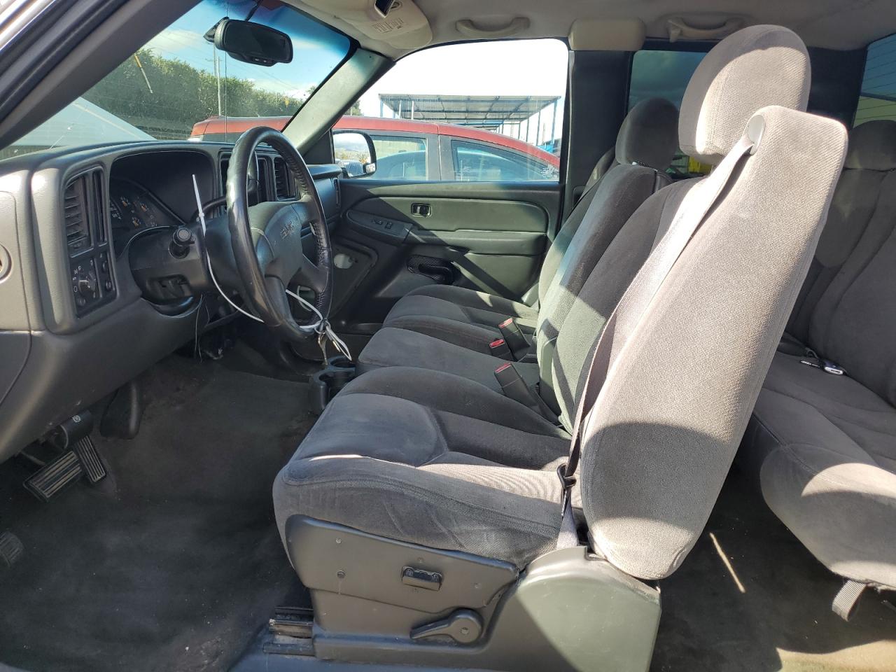 2005 GMC Sierra - Image 7