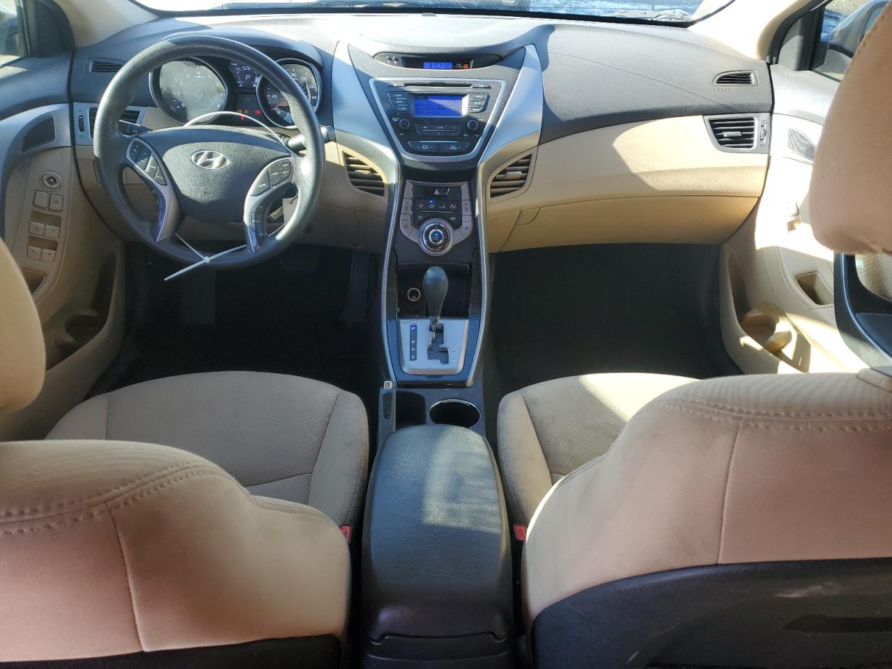 2013 Hyundai Elantra - Image 8