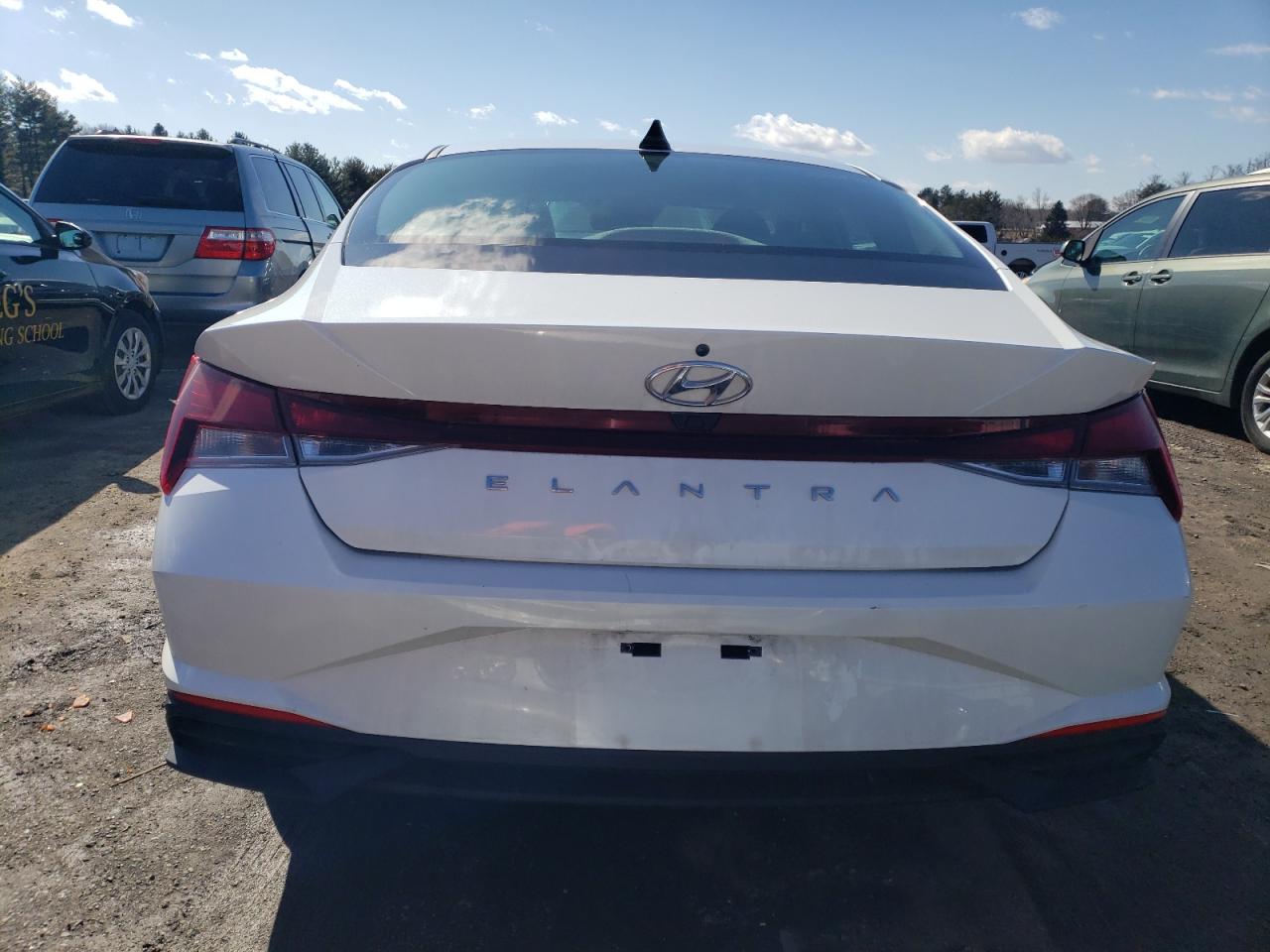 2022 Hyundai Elantra - Image 6