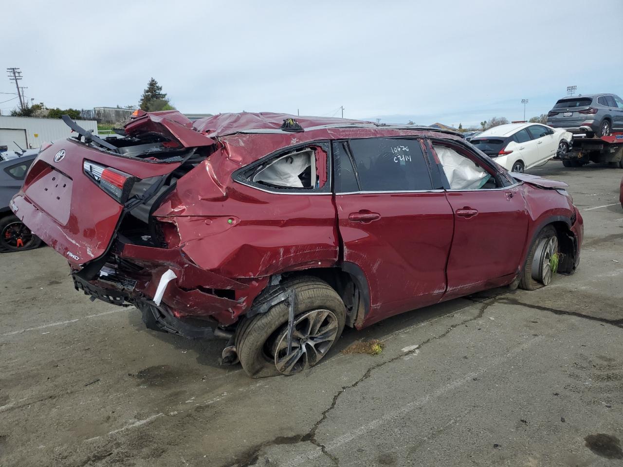 2022 Toyota Highlander - Image 3