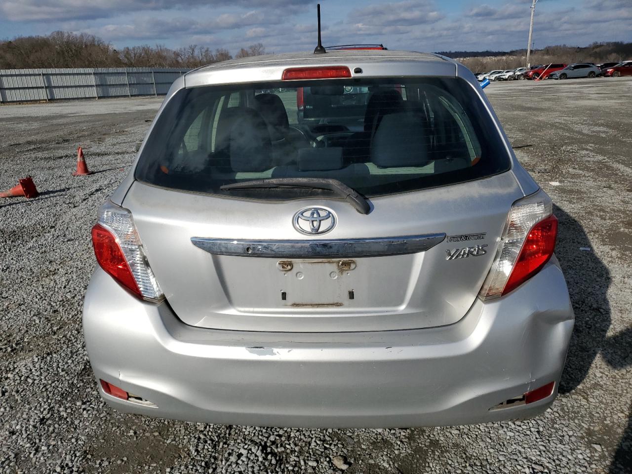 2012 Toyota Yaris - Image 6