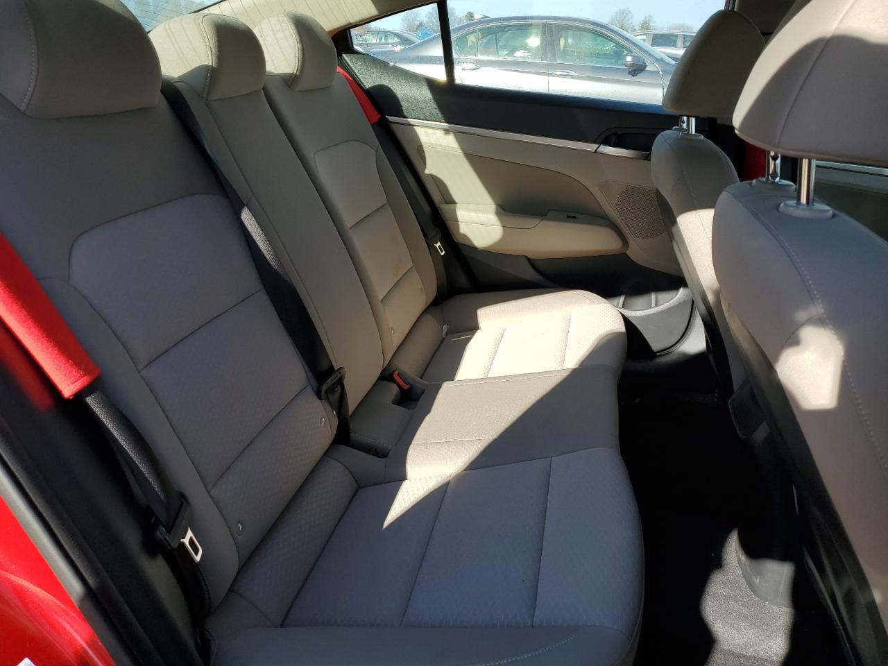 2019 Hyundai Elantra - Image 11