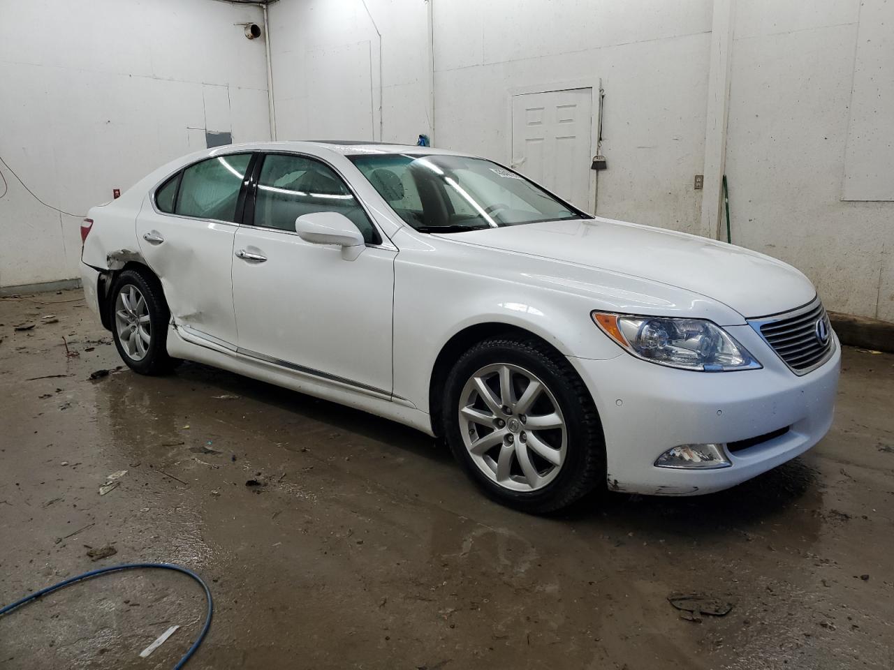 2008 Lexus LS - Image 4