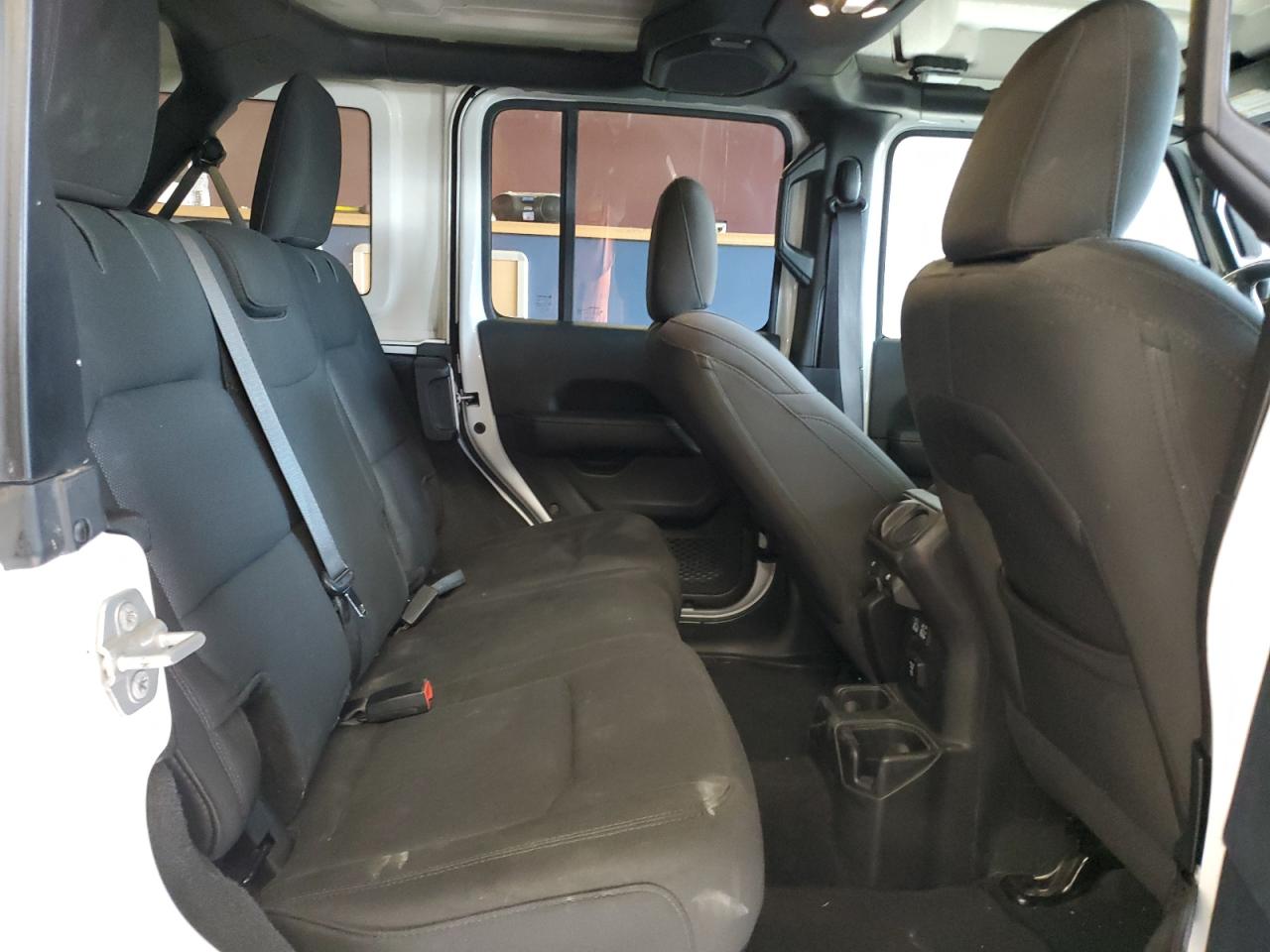 2019 Jeep Wrangler - Image 11