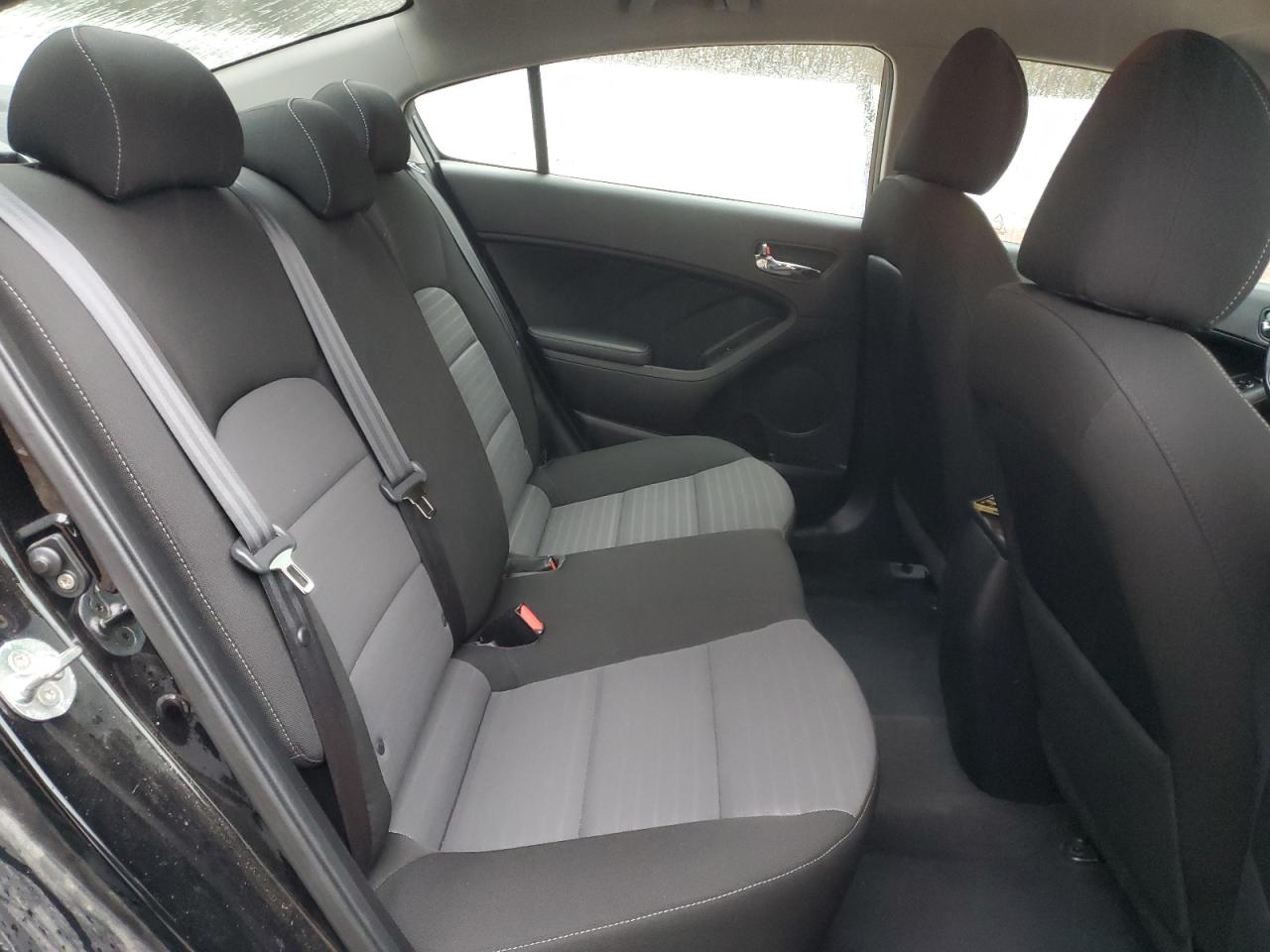 2017 Kia Forte - Image 10