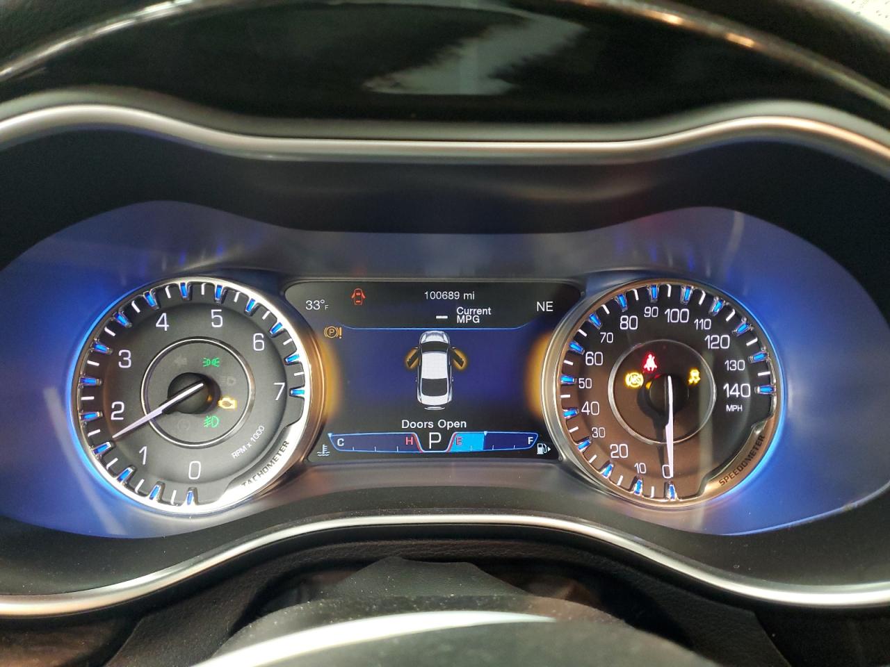 2015 Chrysler 200 - Image 9