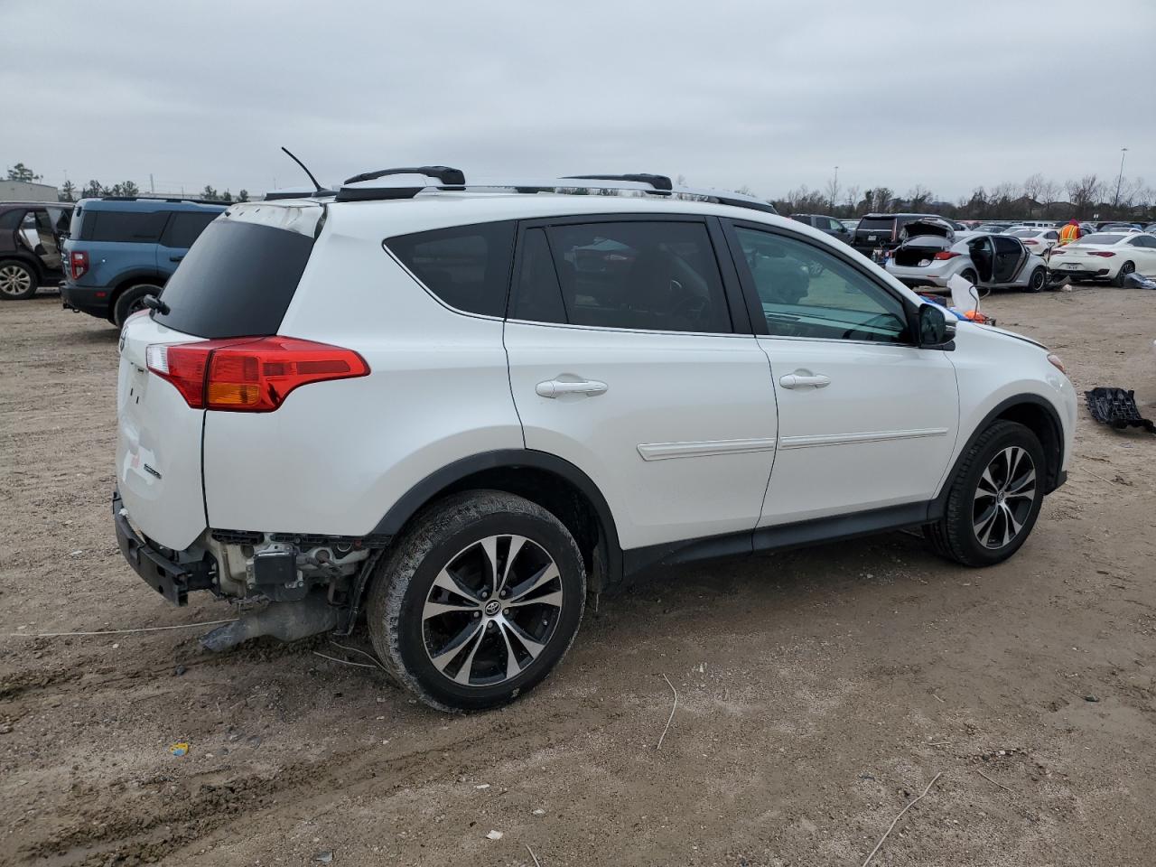 2015 Toyota RAV 4 - Image 3