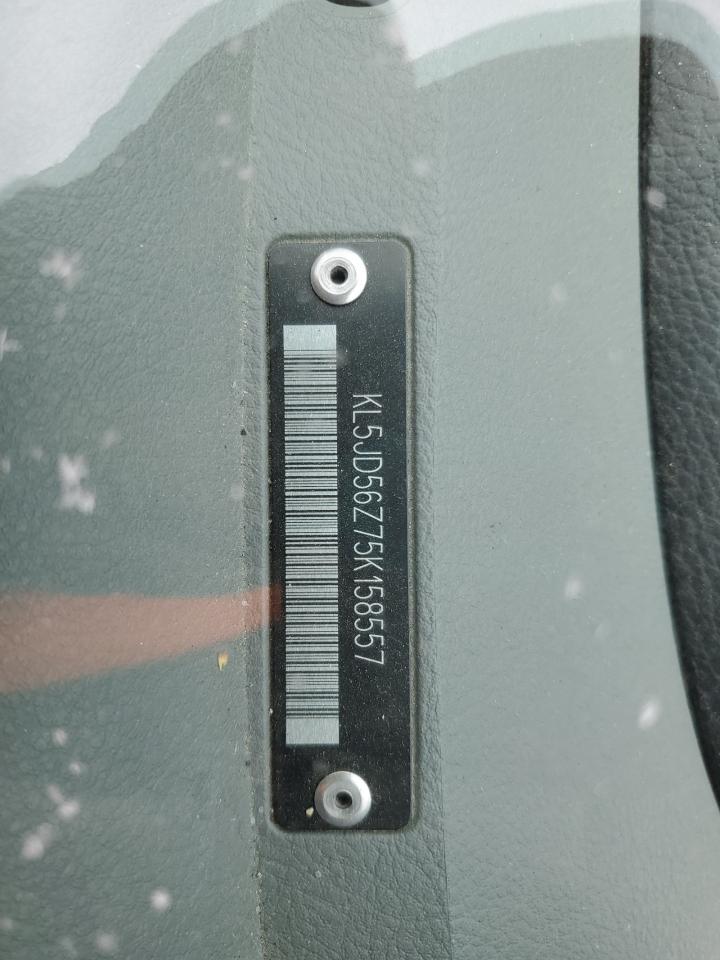 2005 Suzuki Forenza - Image 12