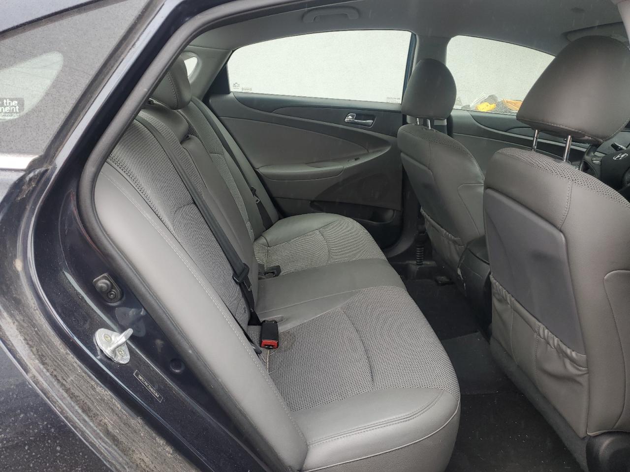 2013 Hyundai Sonata - Image 10