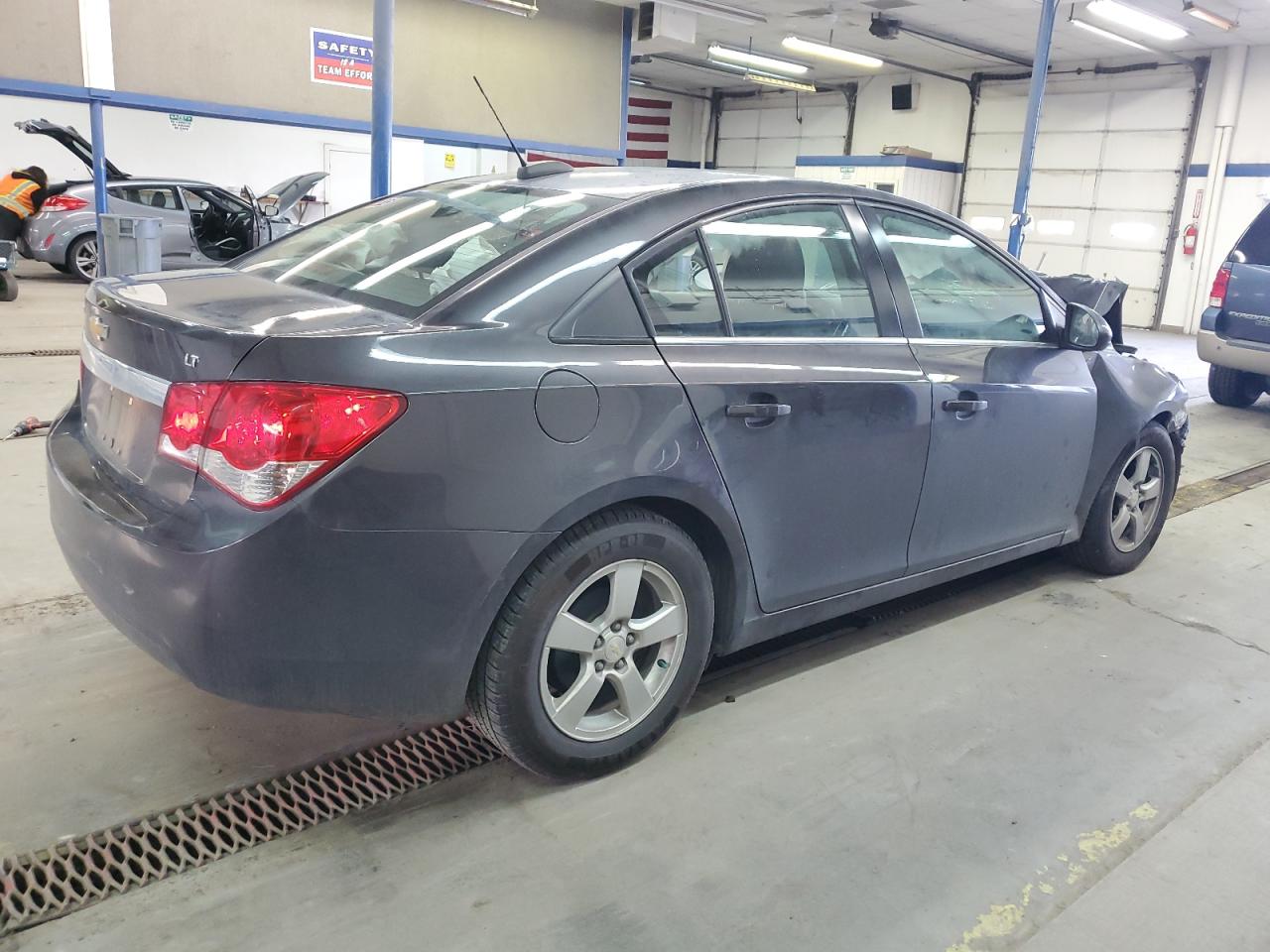 2015 Chevrolet Cruze - Image 3