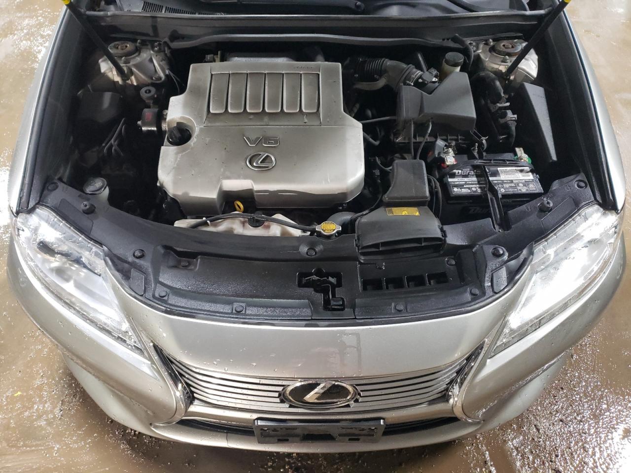 2015 Lexus ES - Image 11