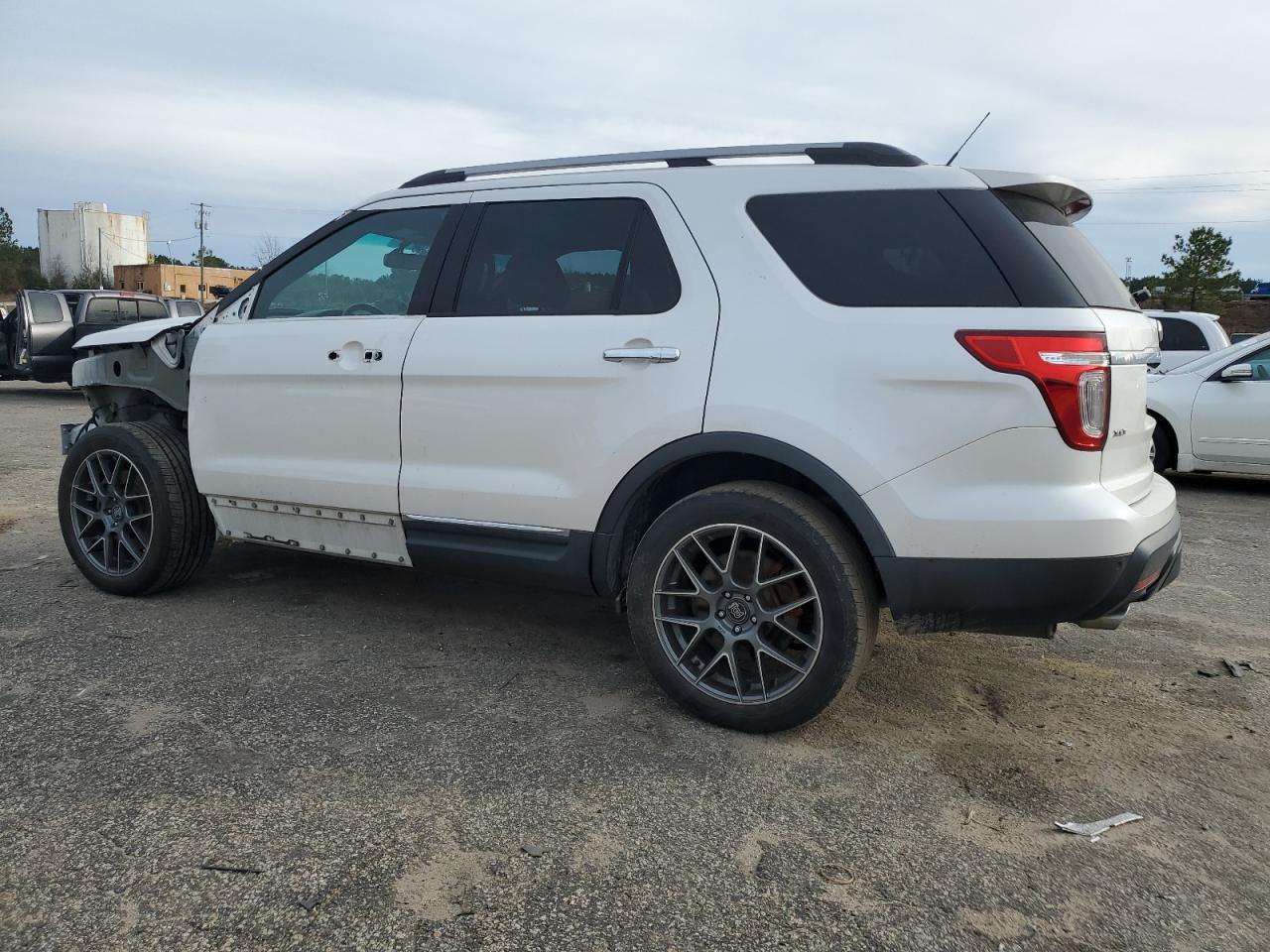 2014 Ford Explorer - Image 2