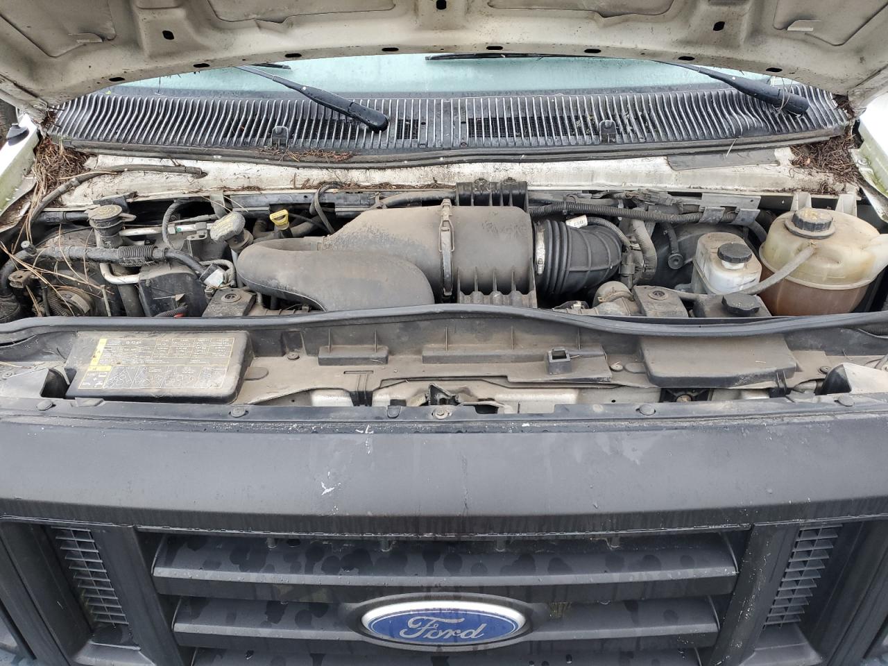 2009 Ford Econoline - Image 12