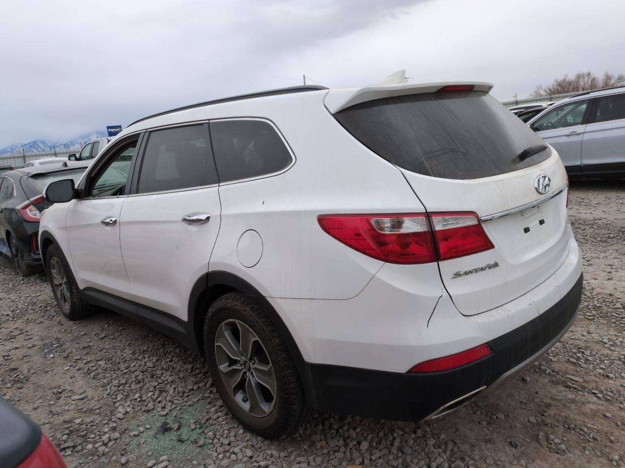 2015 Hyundai Santa Fe - Image 2