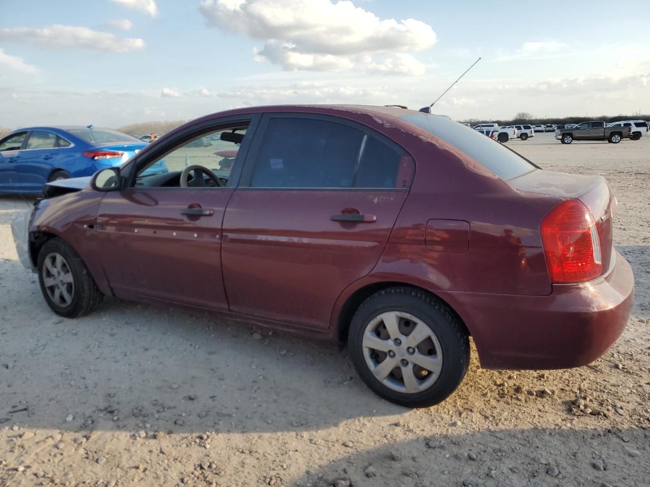 2008 Hyundai Accent - Image 2