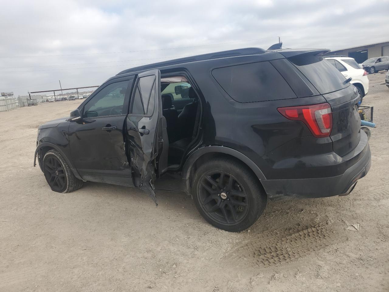 2016 Ford Explorer - Image 2