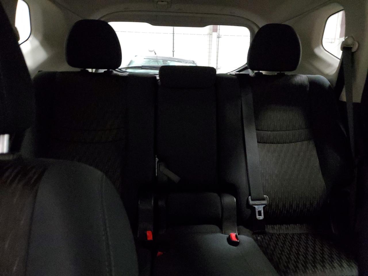 2018 Nissan Rogue - Image 10