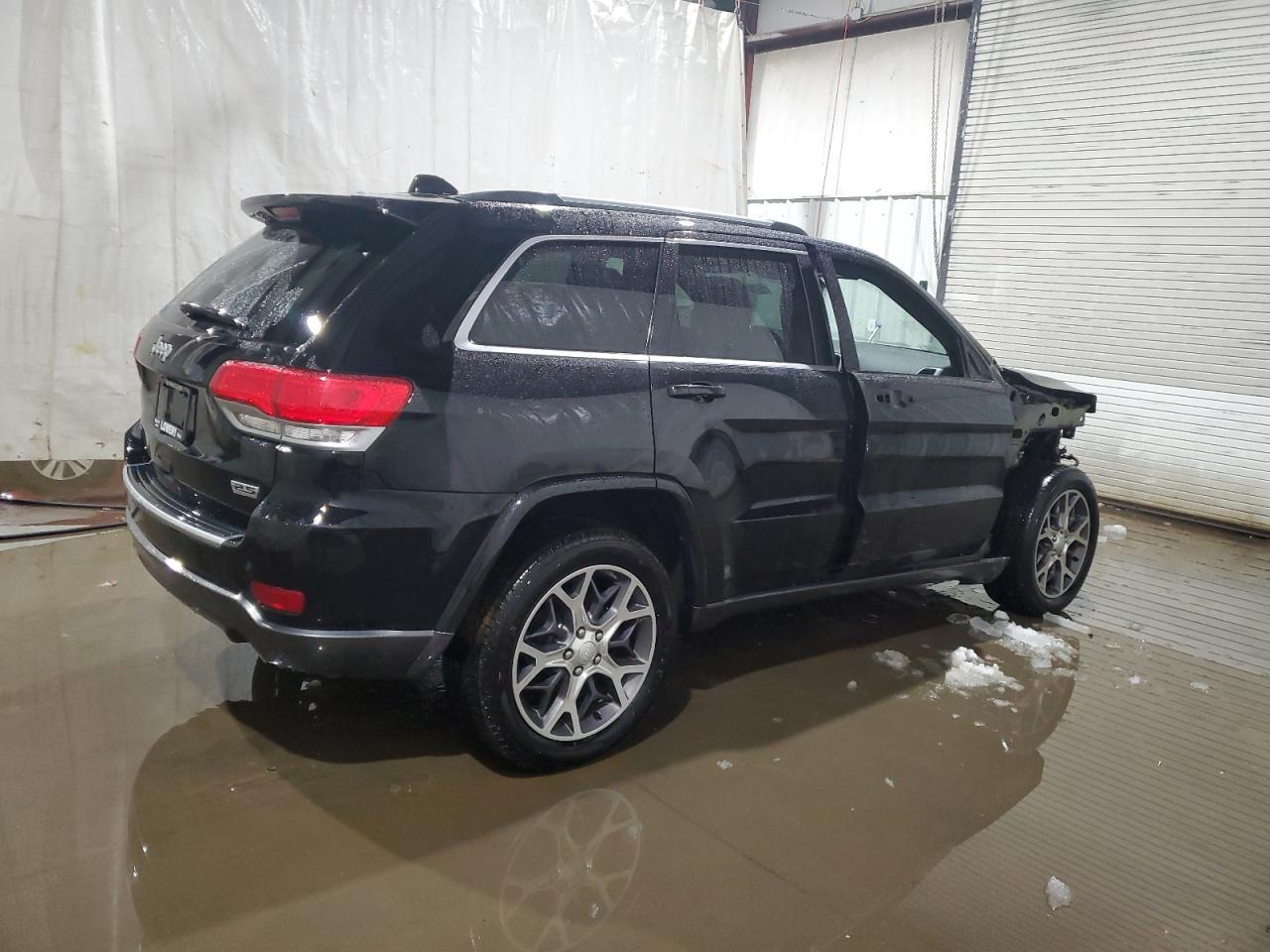 2018 Jeep Grand Cherokee - Image 3