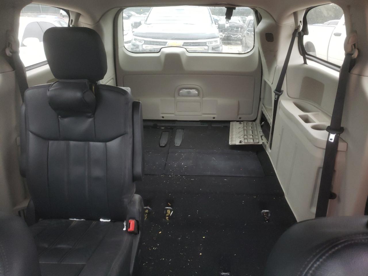 2014 Dodge Caravan - Image 10