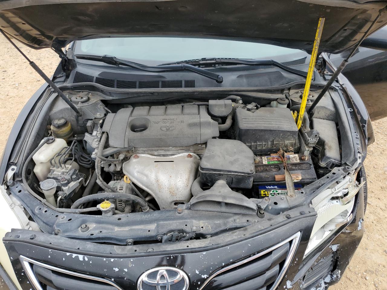 2010 Toyota Camry - Image 11