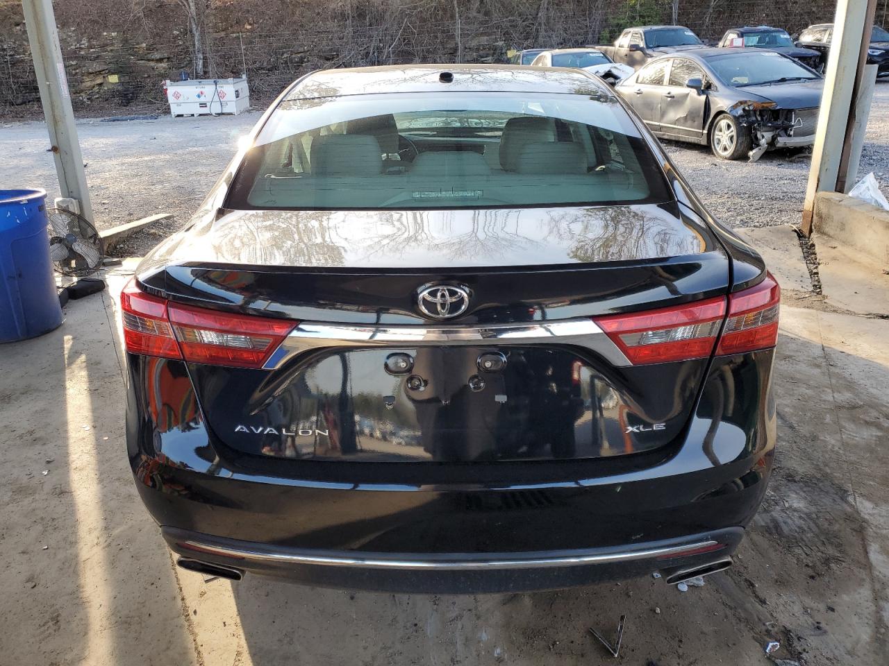 2018 Toyota Avalon - Image 6