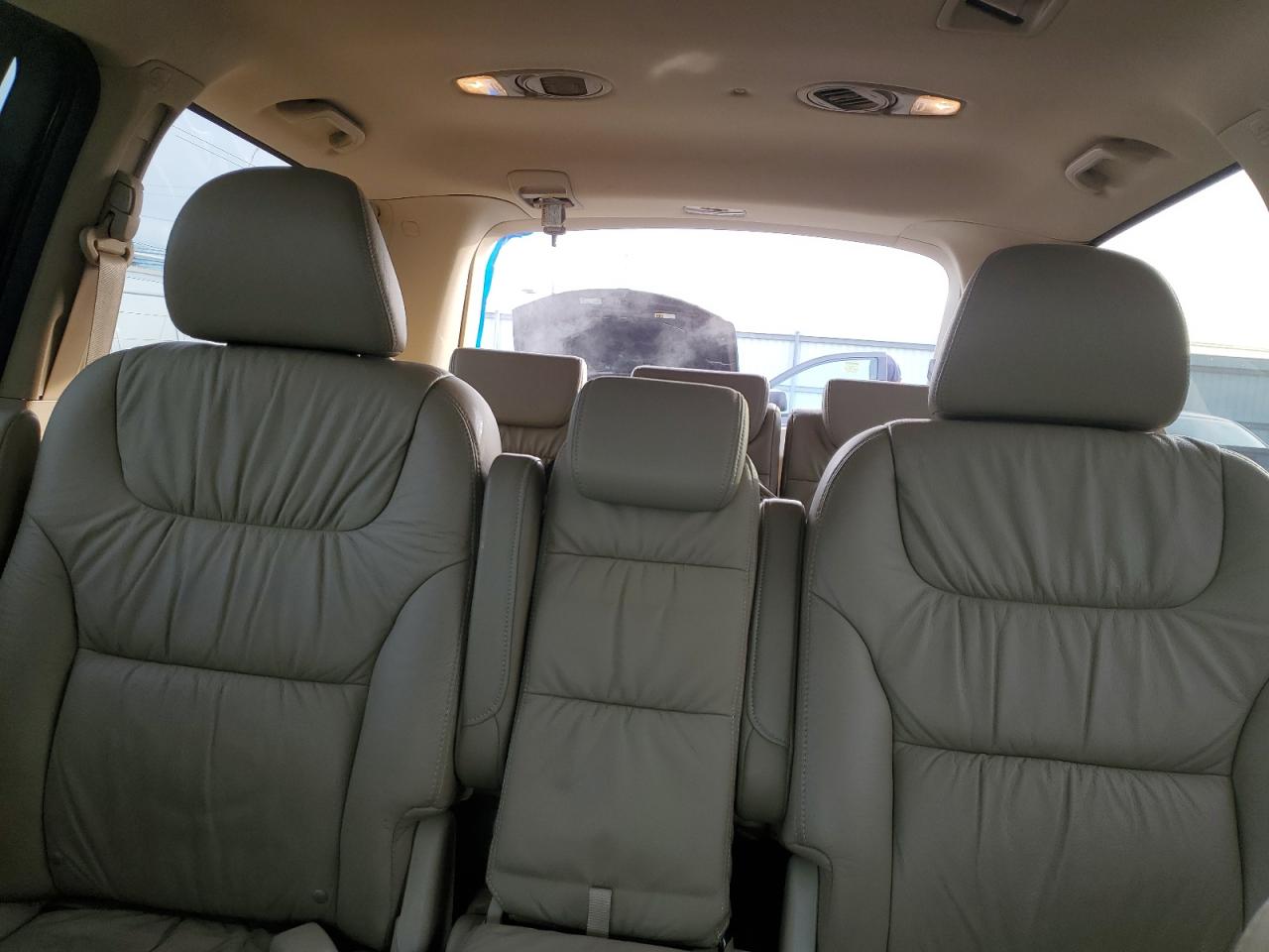 2008 Honda Odyssey - Image 10