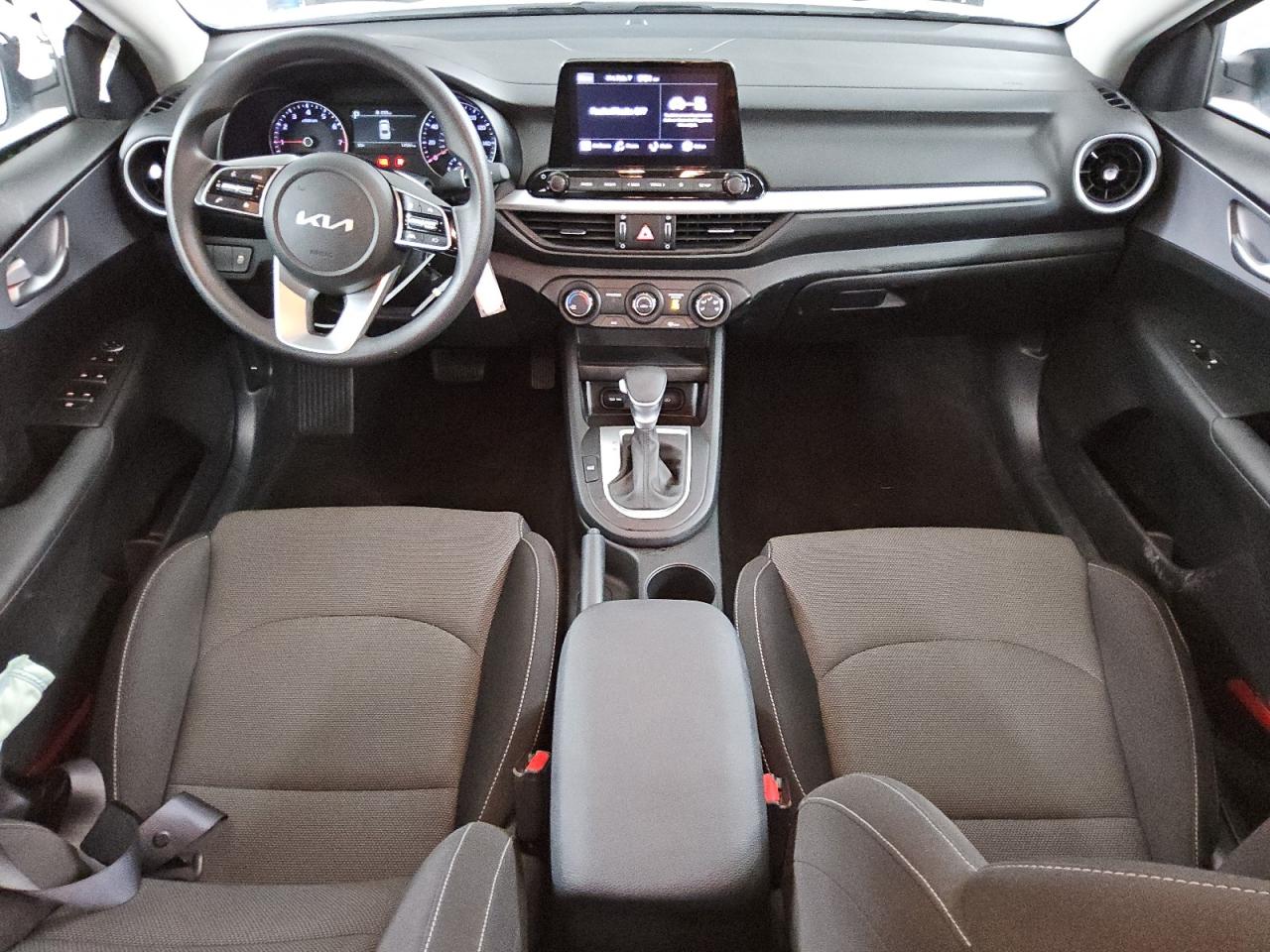 2024 Kia Forte - Image 8