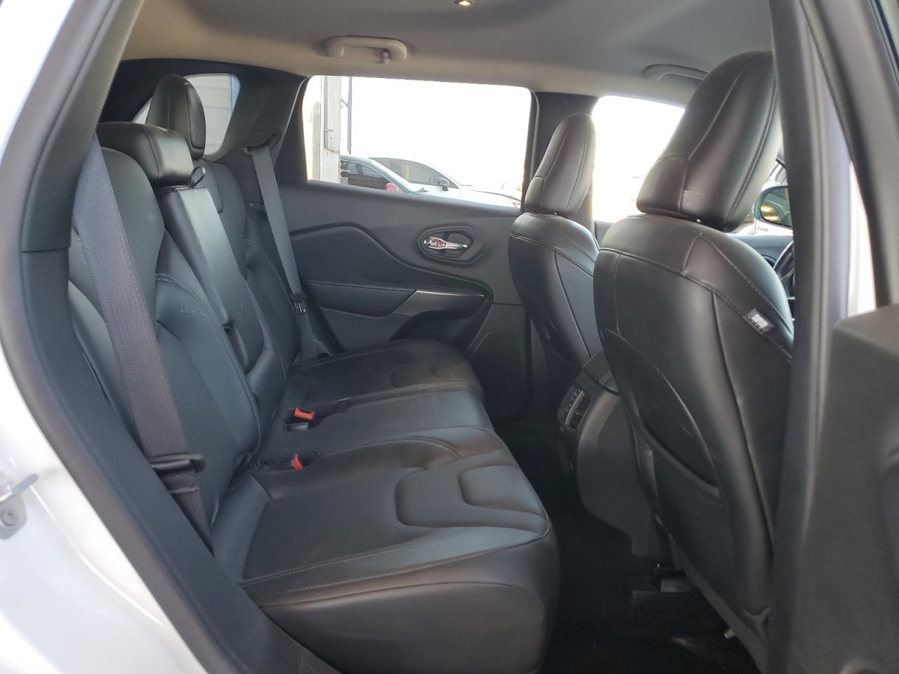 2021 Jeep Grand Cherokee - Image 11