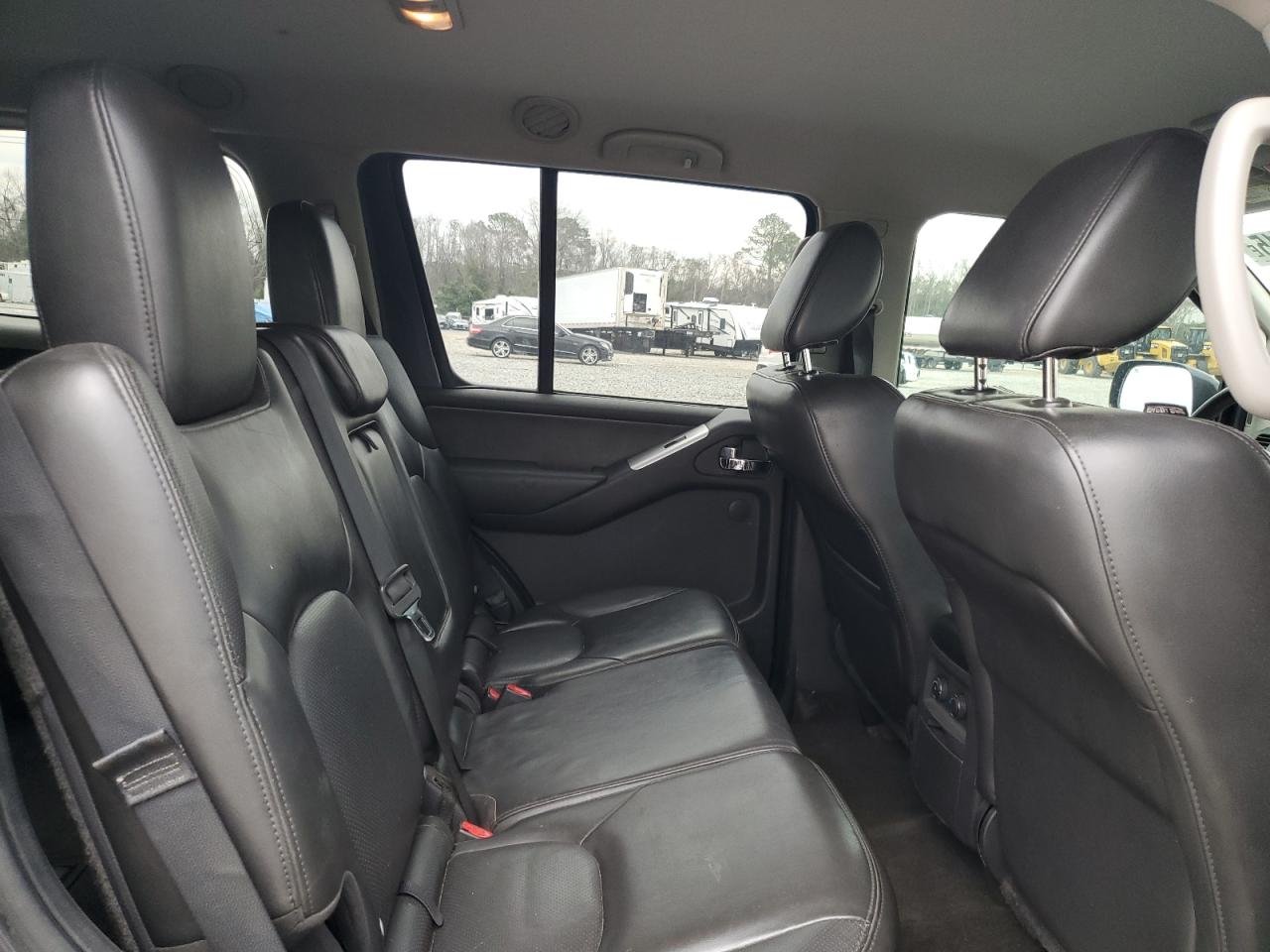 2012 Nissan Pathfinder - Image 10