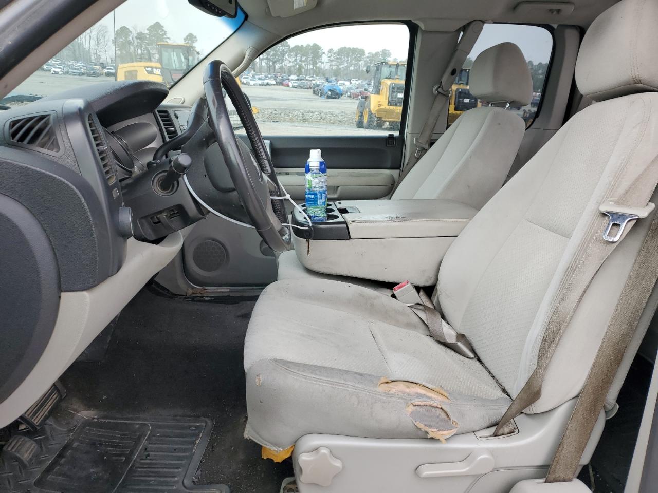 2007 Chevrolet Silverado - Image 7