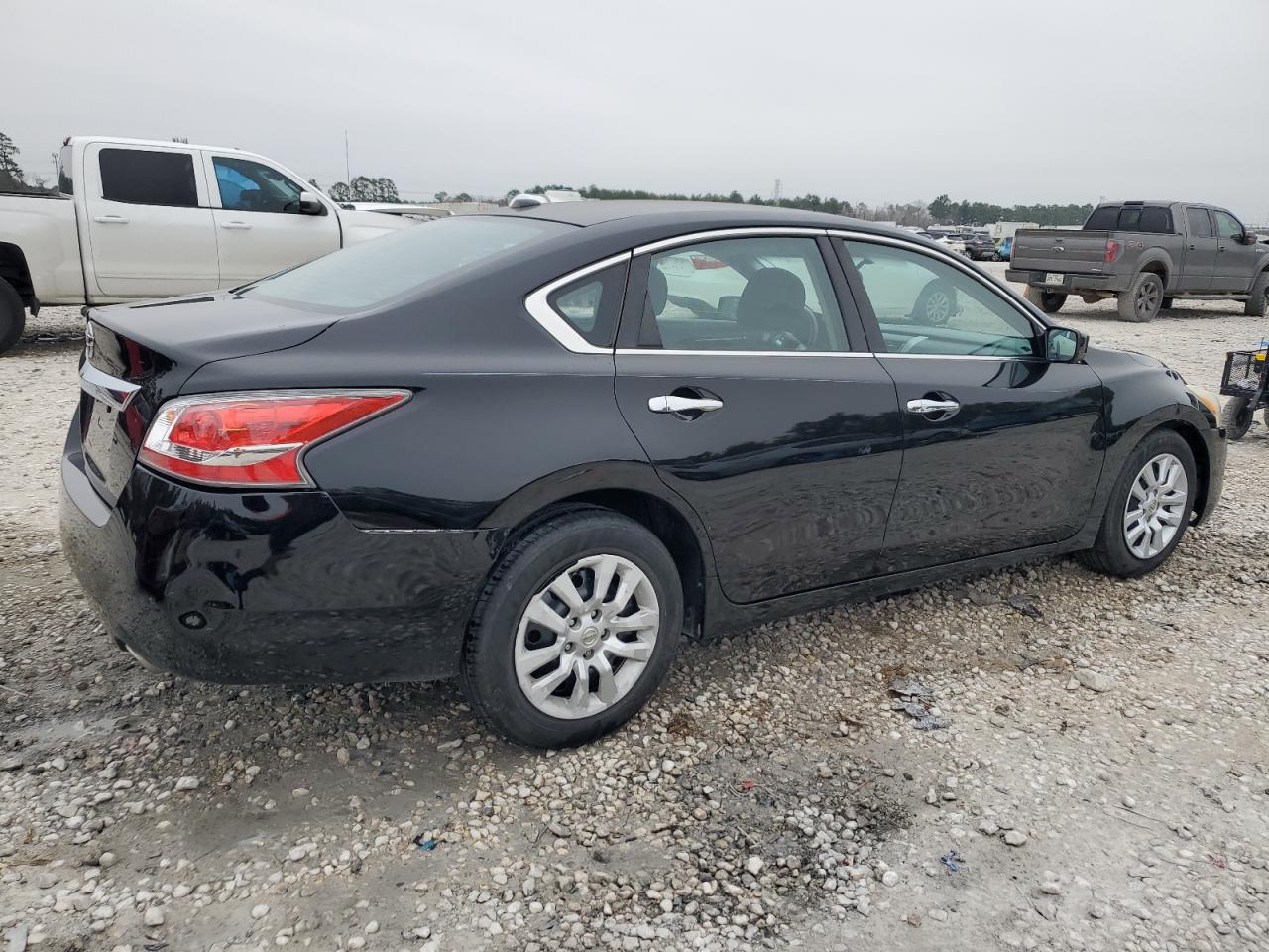 2015 Nissan Altima - Image 3