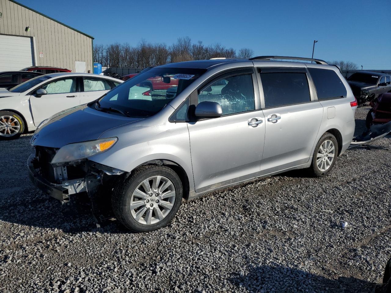 2013 Toyota Sienna - Image 1