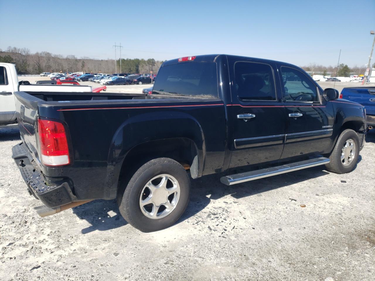2011 GMC Sierra - Image 3