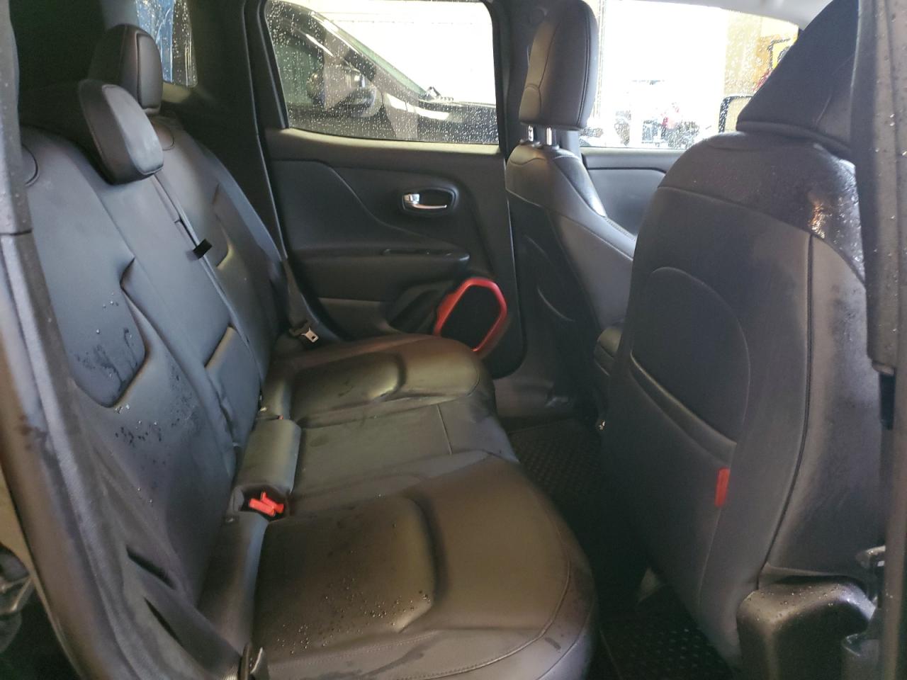 2018 Jeep Renegade - Image 11