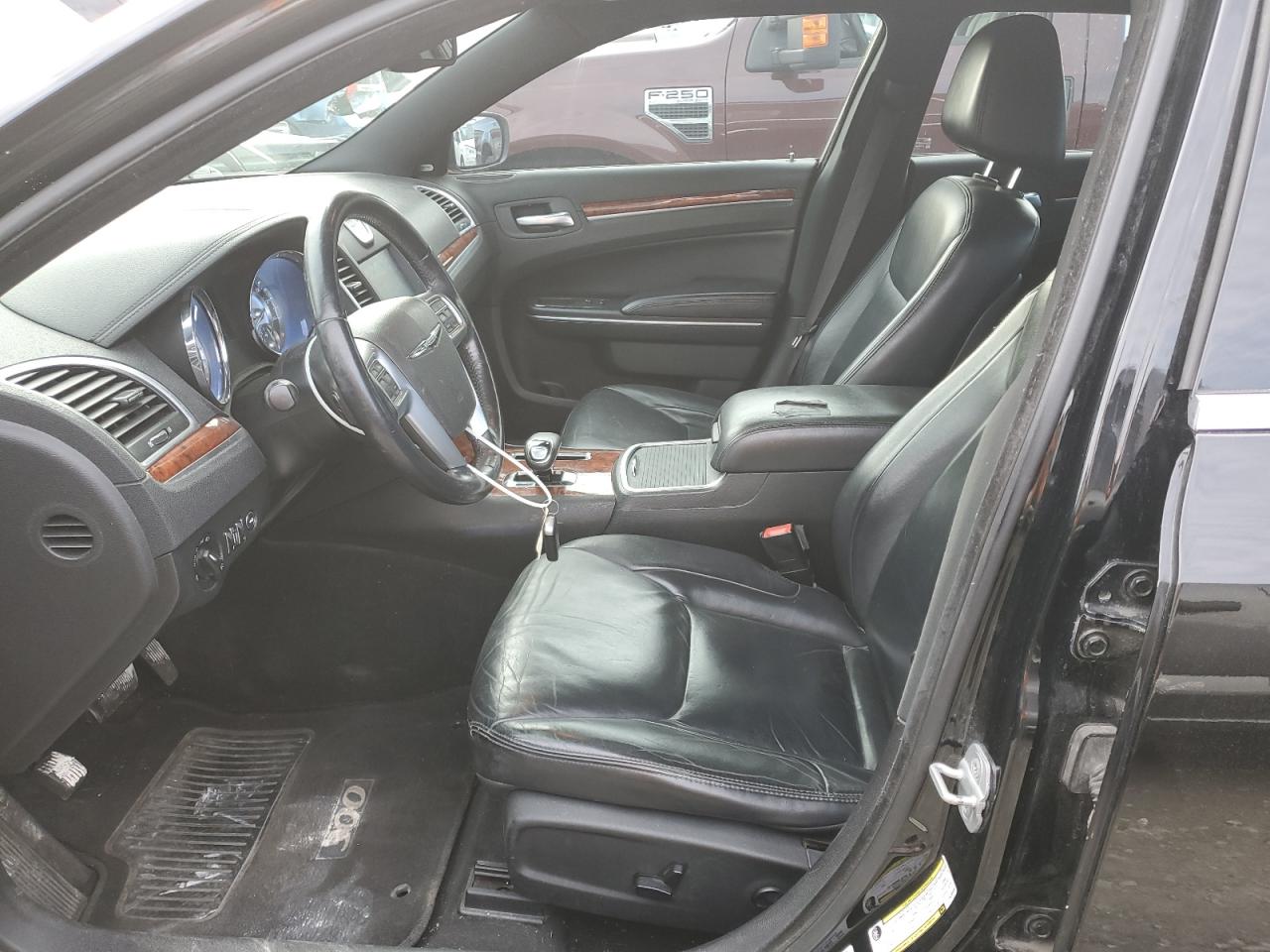 2012 Chrysler 300 - Image 7