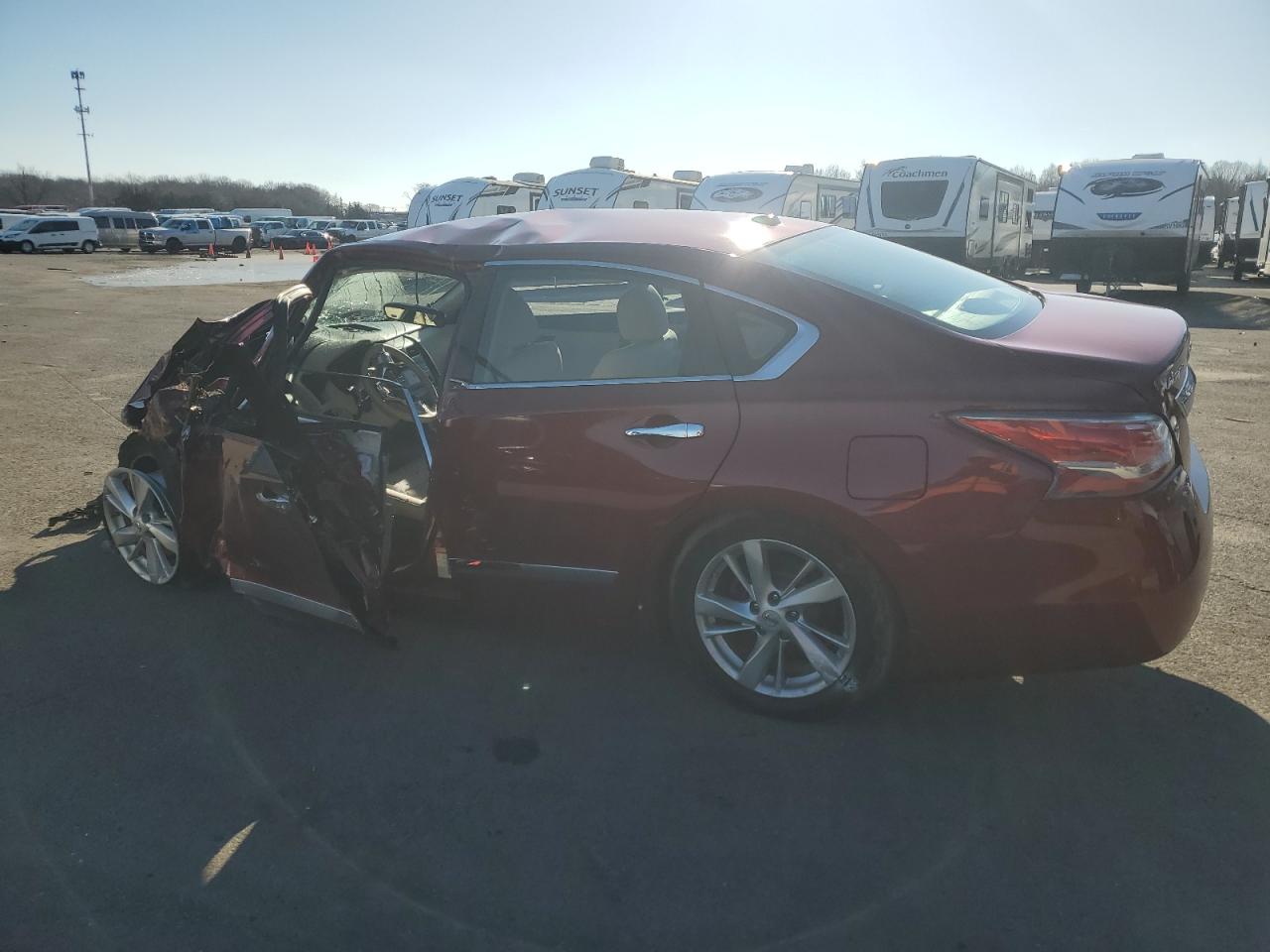 2015 Nissan Altima - Image 2
