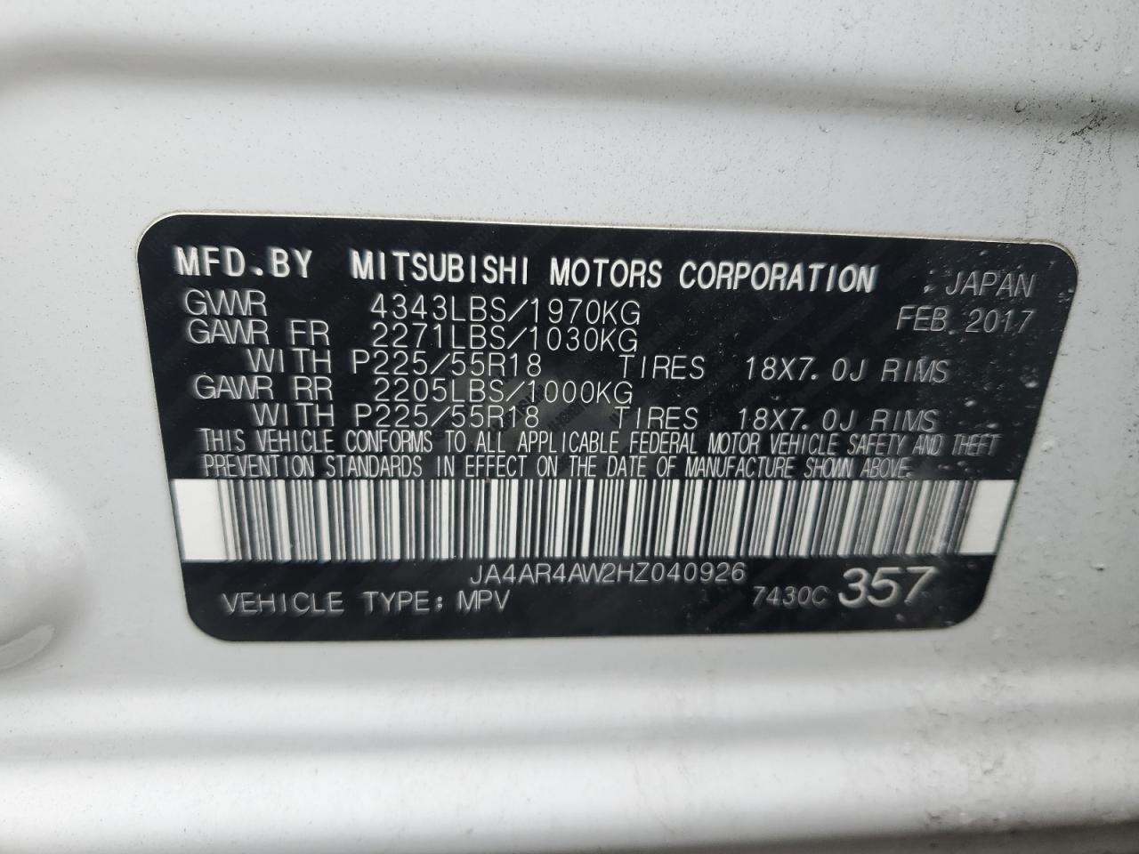 2017 Mitsubishi Outlander - Image 16