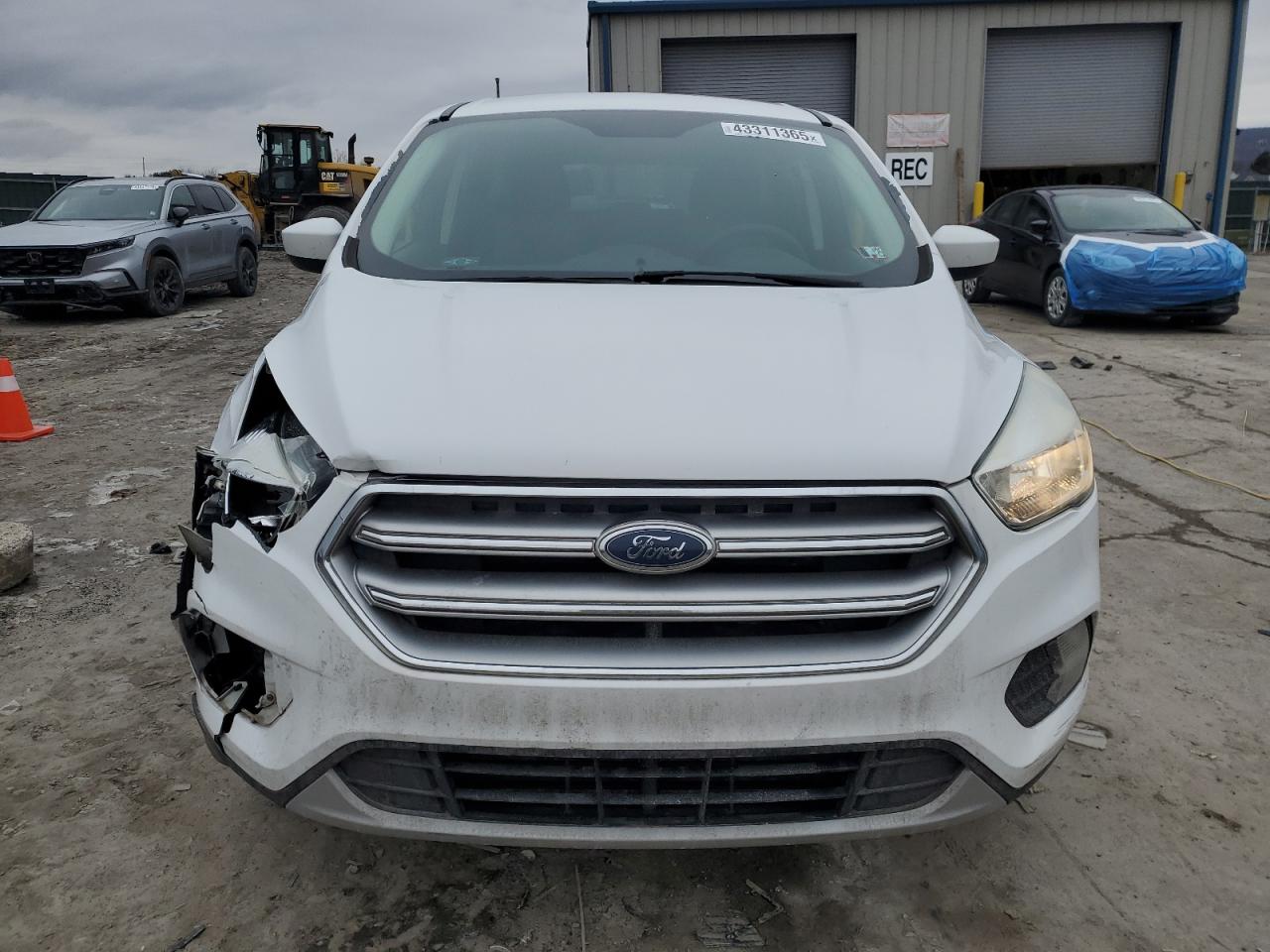 2017 Ford Escape - Image 5